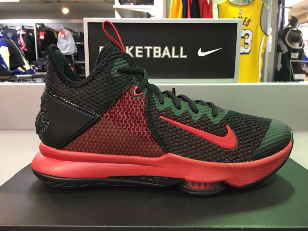 TENIS NIKE LEBRON WITNESS – HOMBRE – Universal Street