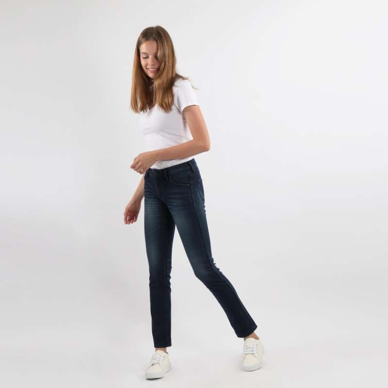 Promo CELANA JEANS WANITA KEKINIAN 