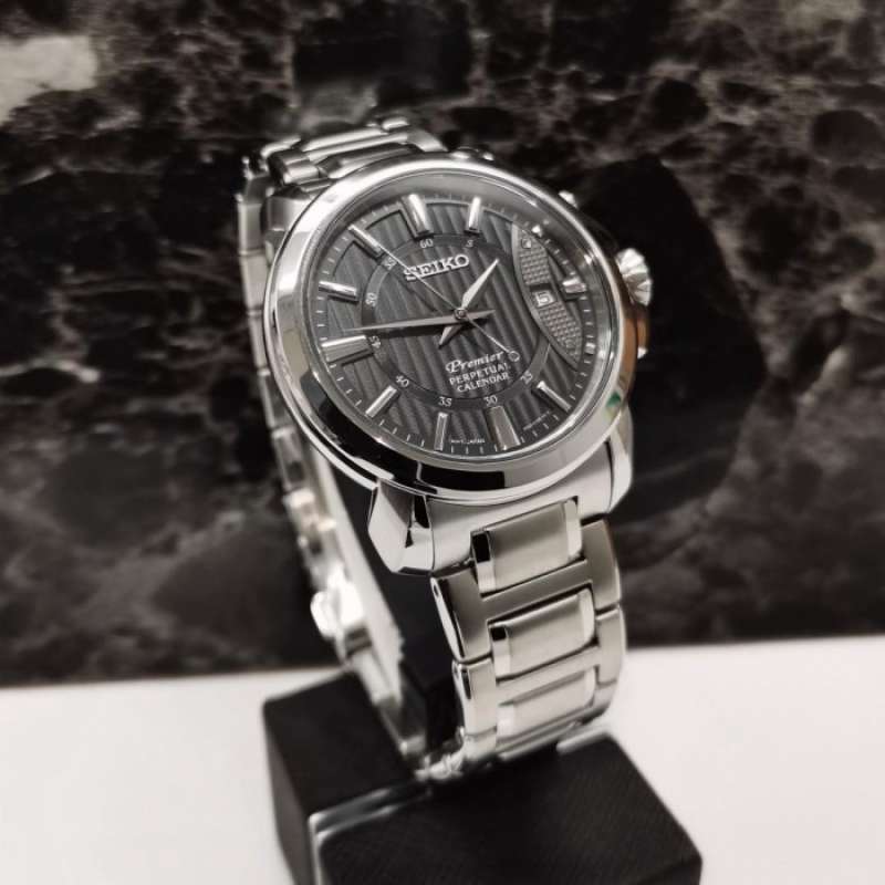 Jam Tangan Pria Seiko Premier Quartz Perpetual Calendar Black SNQ159P1 Original