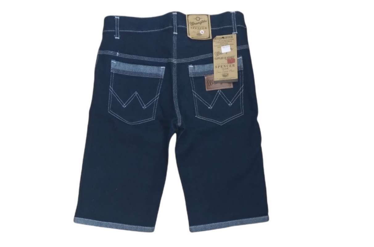 Promo Celana Pendek Levis pria di 