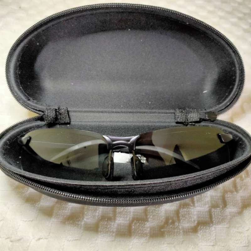Kacamata Anti Silau Siang Malam Gaya Gaul Trending Photocromic Polarized  Sunglasses