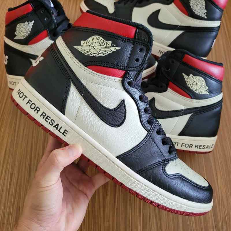 Aj1 no photos online