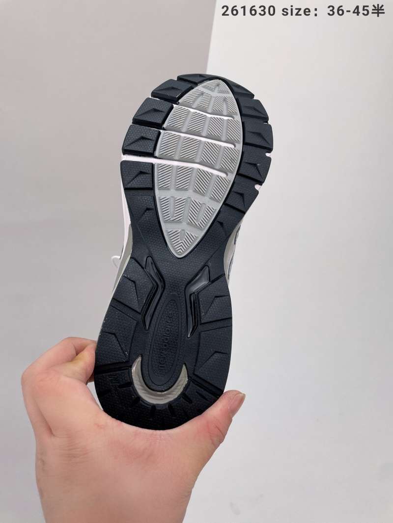running shoes america