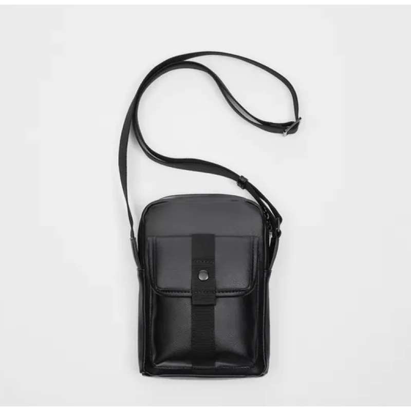 MONOCHROME CROSSBODY BAG di Seller 