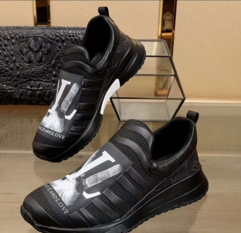 sepatu louis vuitton original / sneaker hitam LV black lv sepatu hitam lv /  terbaru sepatu louis vuitton original untuk pria / sepatu casual pria /  sepatu sneakers pria / sepatu louis