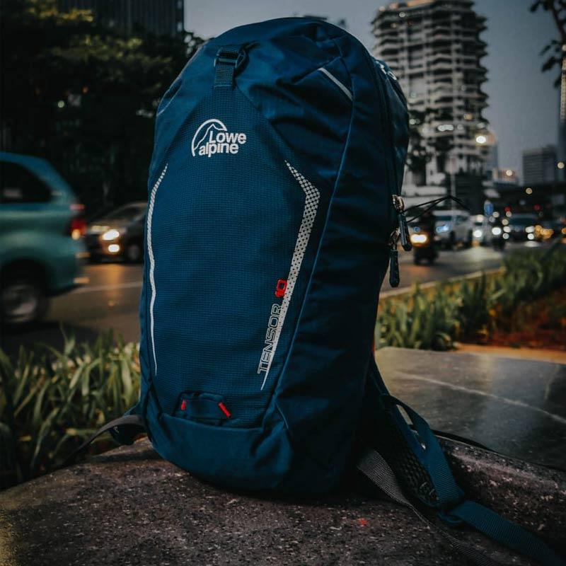 lowe alpine running backpack