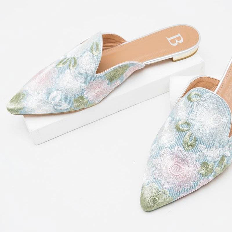 Jual Berrybenka Goletha Decyta Embroidered Mules Wanita Blue