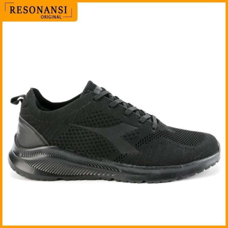 Sepatu diadora cheap full black