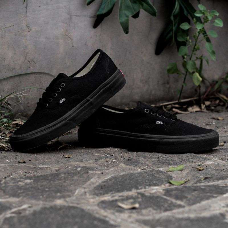 Sepatu vans original hitam hotsell