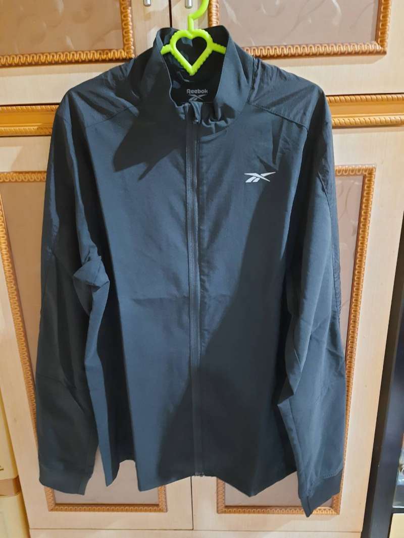 Jaket reebok running best sale