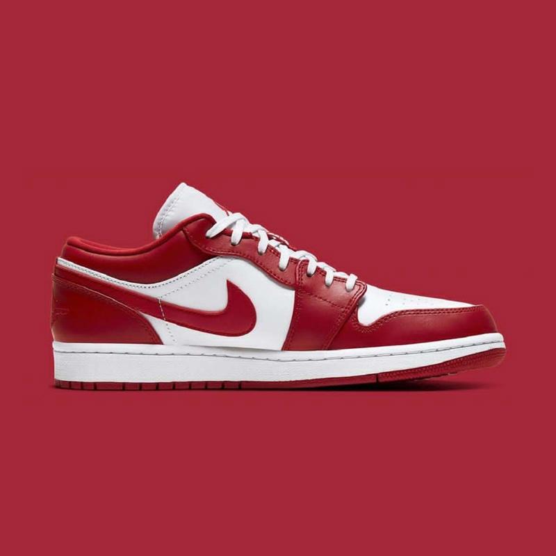 Jual Nike Air Jordan 1 Low Gym Sneakers Pria Red White 553558 611 Online Desember 2020 Blibli