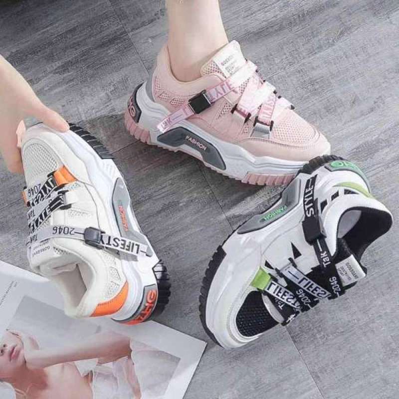 Jual Sepatu Sneakers Wanita Sport Sepatu Sport Kasual Wanita Sneakers Merah Muda Hitam Putih Karet Online Oktober 2020 Blibli Com