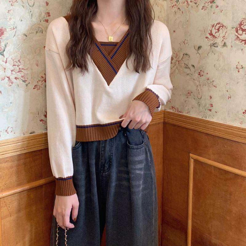 Cozy Trends Embrace Winter with Korean Sweater Chic