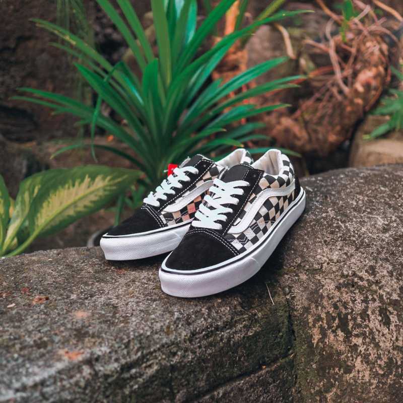 harga vans old skool primary checkerboard
