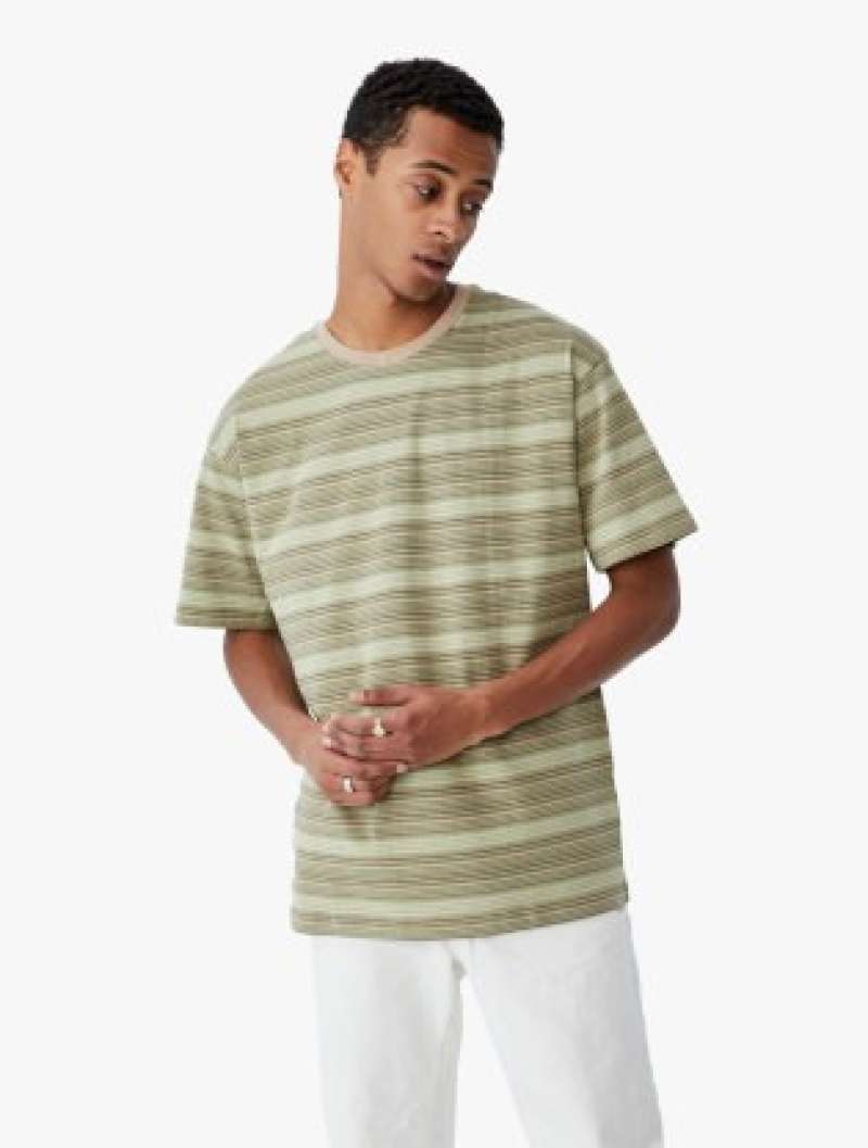 Loose Fit T-Shirt 50 di Seller snomil 