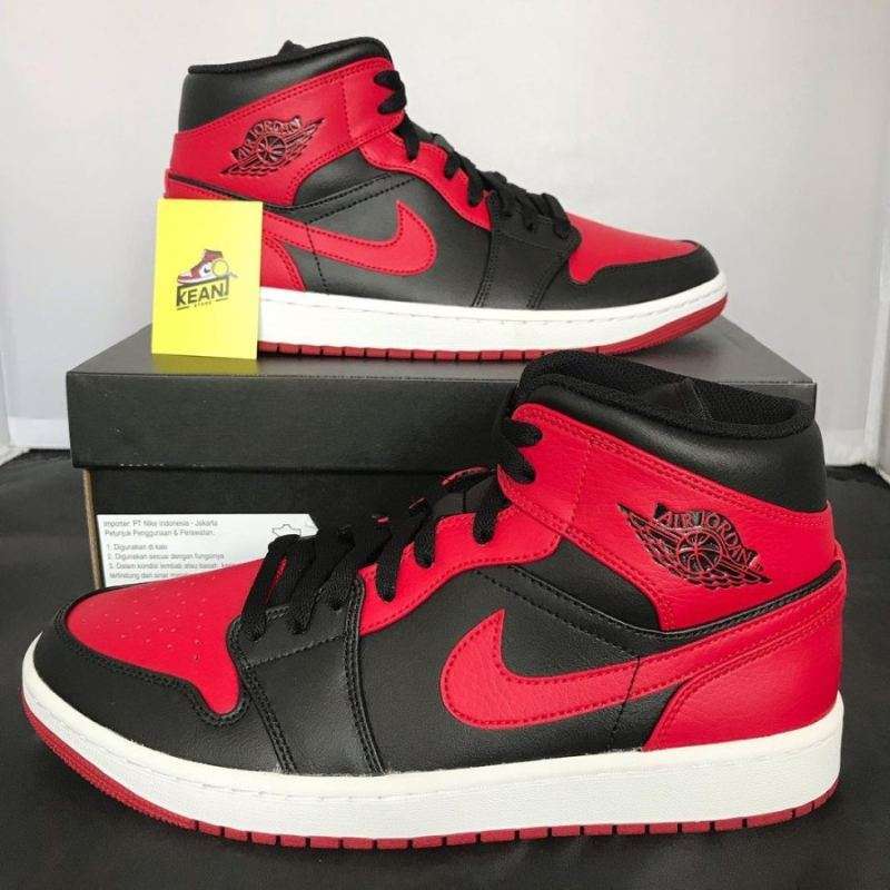 Air Jordan 1 Mid GS Bred Banned 2020 