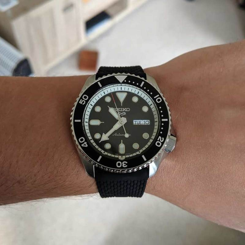 Promo Seiko Suits Style Automatic Jam Tangan Pria Black