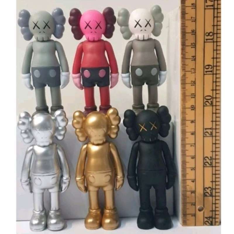 Jual kaws toys outlet