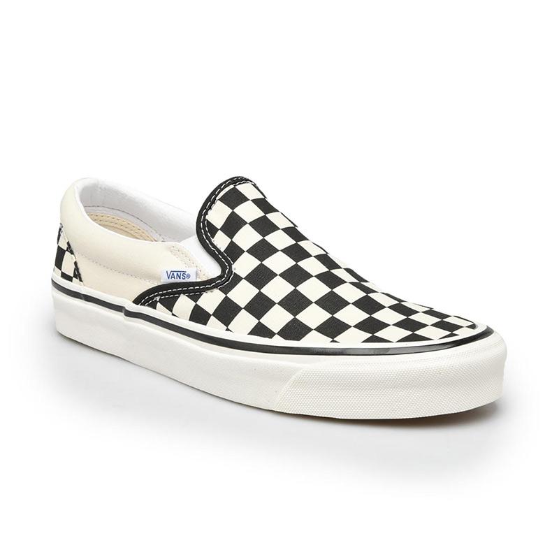 vans slip on checkerboard harga