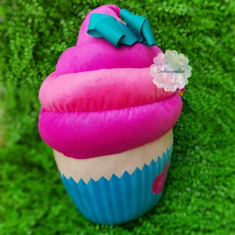 Jual Jojo siwa cupcake pillow plush di Seller cookieegoodiee