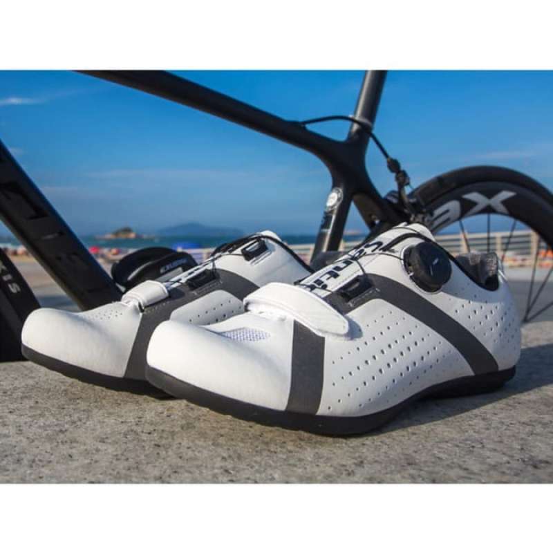 Jual Santic Men S Cycling Non Cleat Shoes Sepatu Sepeda Pria Ms18006w Online September 2020 Blibli Com