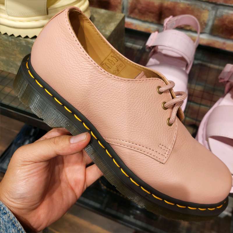 Dr. martens outlet 42 pink