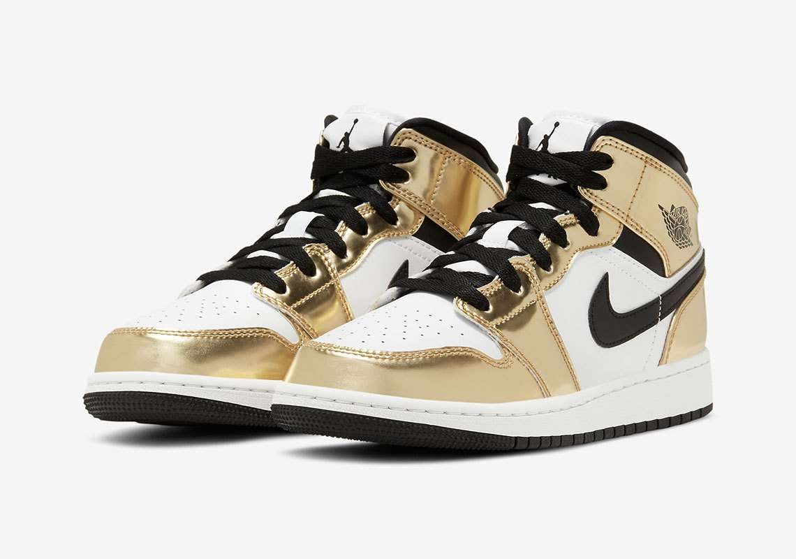 Jual NIKE AJ1 Mid SE Metallic Gold di 
