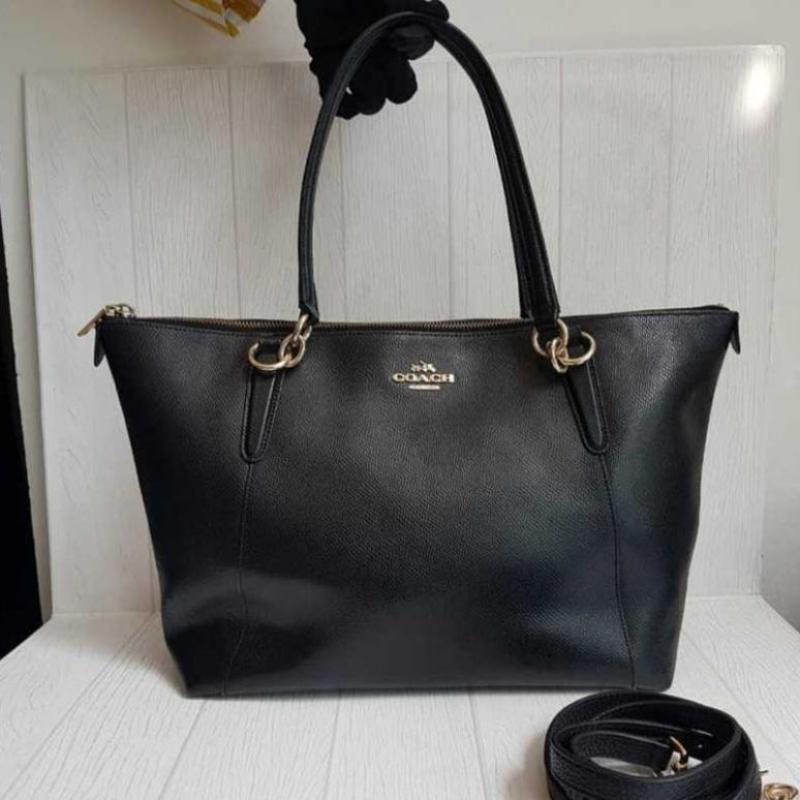 Coach preloved top