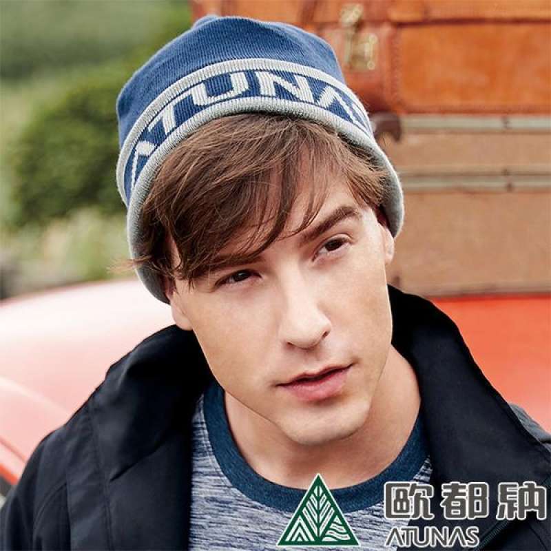 knitted hat 