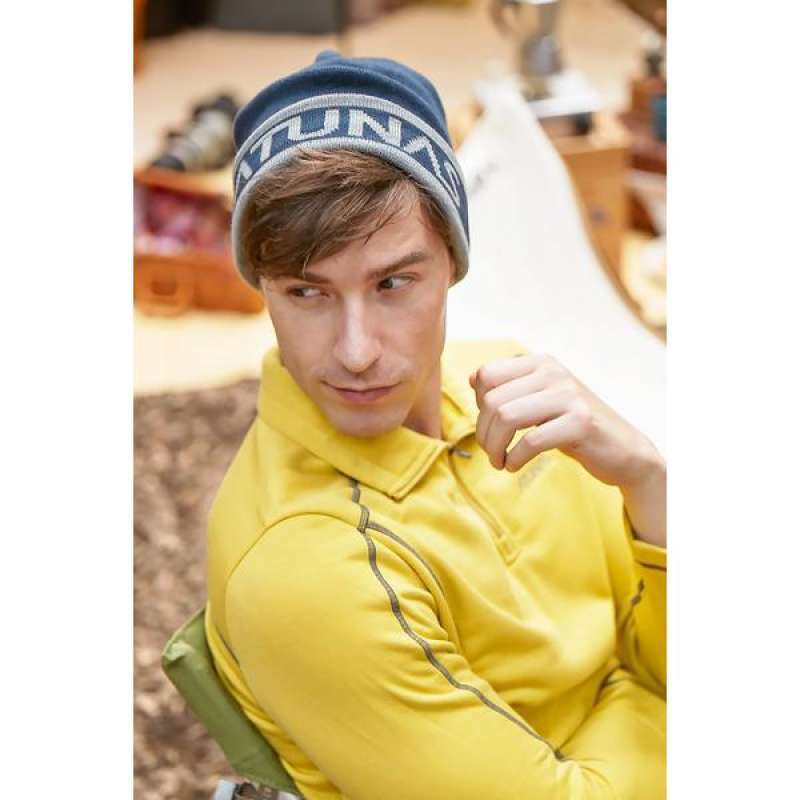 knitted hat 