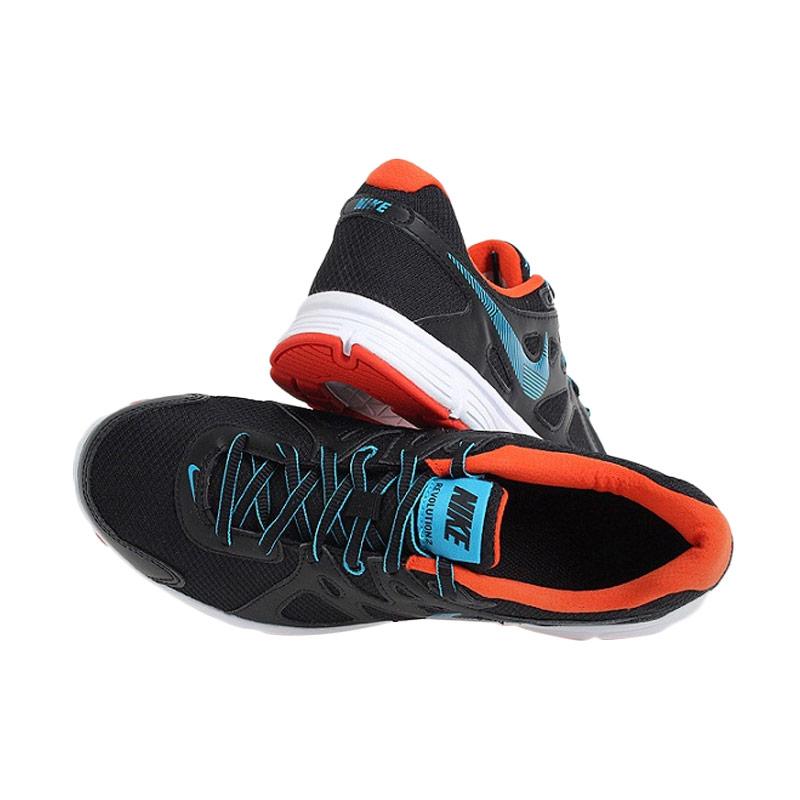 nike revolution 2 flat feed