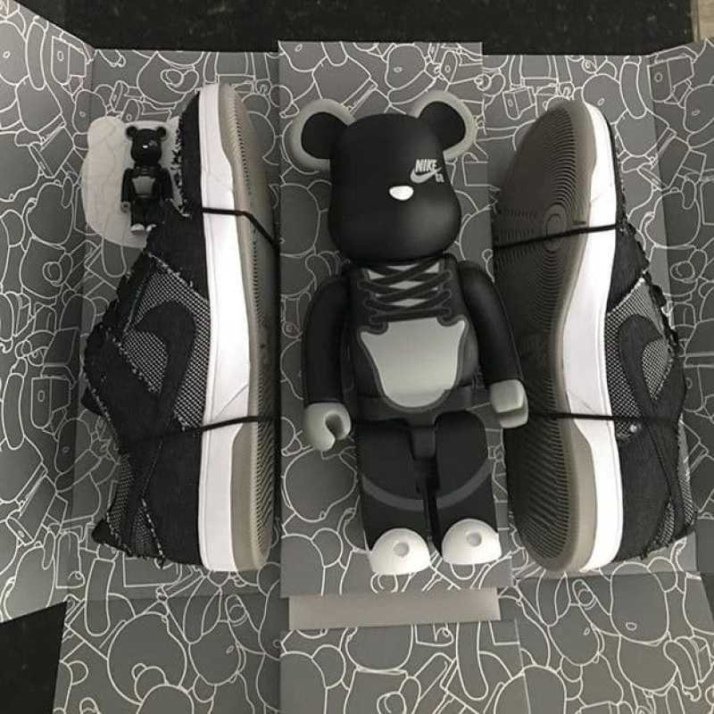 nike sb bearbrick