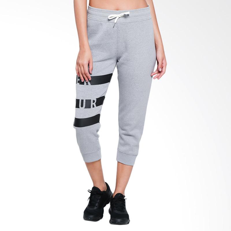 Under armour hotsell favorite fleece capri