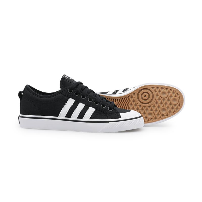 adidas Originals Nizza Sepatu Olahraga 