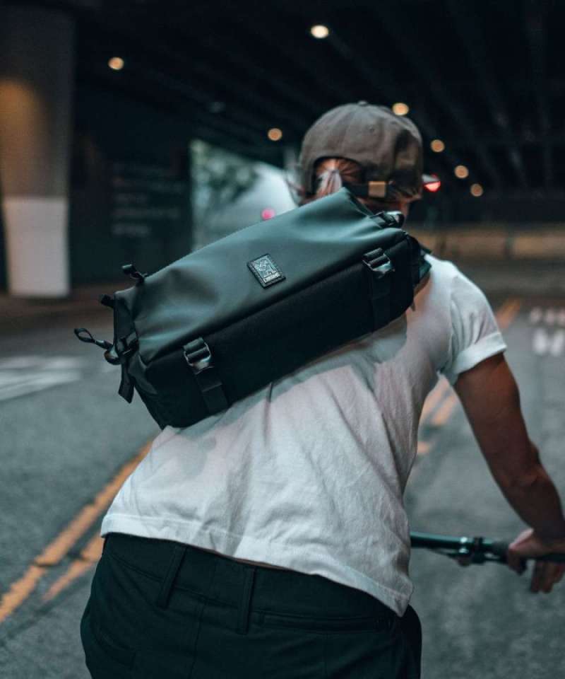 Jual Kadet Sling Bag Black Chrome 