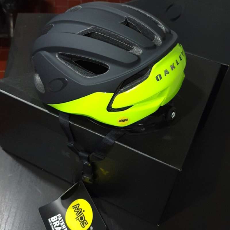 Promo Helm Sepeda Oakley ARO 3 MIPS 