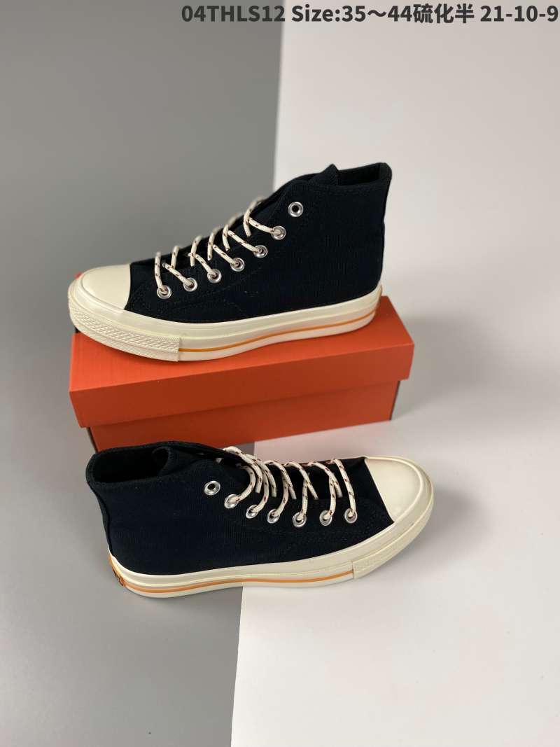 Jual Converse Chuck Taylor All Star 1970s with black round shoelaces for  additional gloss effect, noble with some sexy and eye-catching necessary  Street - 42 di Seller SNK souxing shop - | Blibli