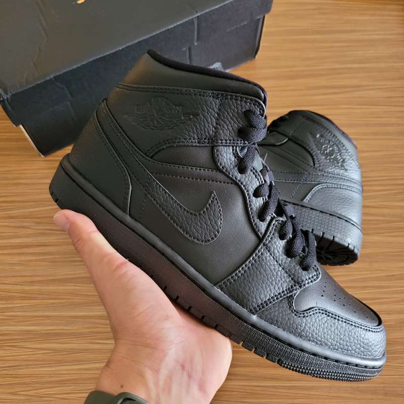 Jual Aj1 Mid Triple Black Terbaik September 2024 Harga Murah Gratis Ongkir Blibli