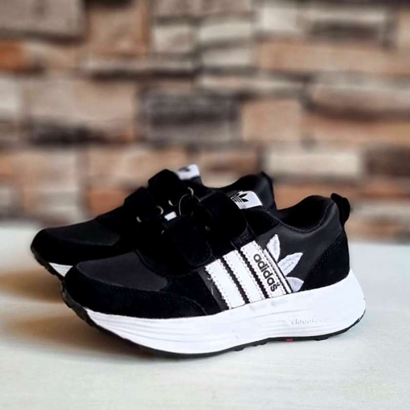 Foto sepatu adidas shop anak