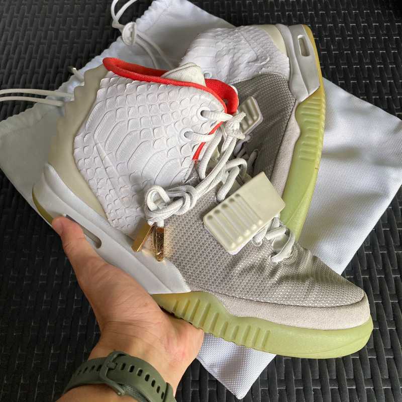Sepatu nike yeezy online