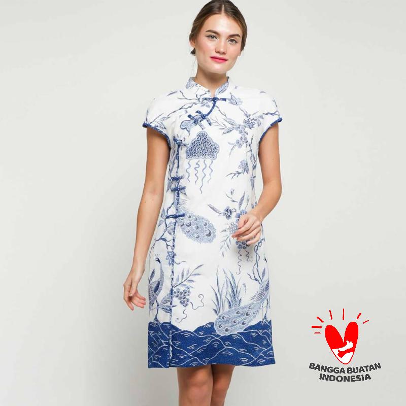 Batik shop model cheongsam