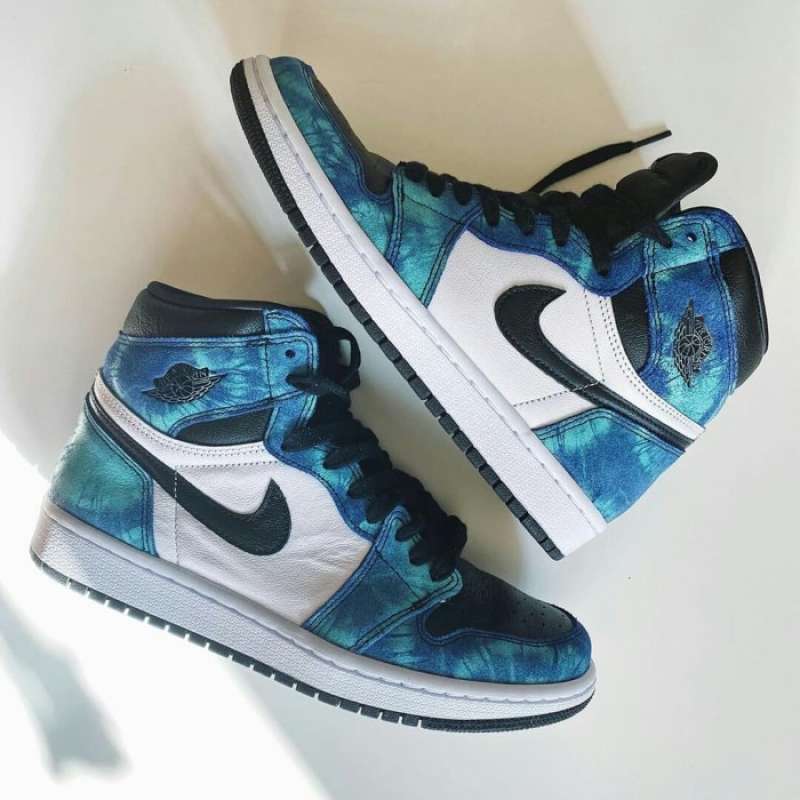 Jual Sepatu Nike Air Jordan 1 High Tie Dye Premium Original Online Oktober 2020 Blibli Com