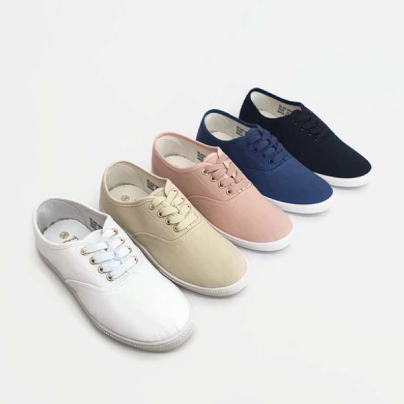 basic canvas sneakers