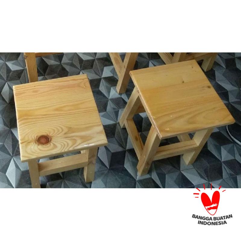 Jual Kursi Kayu Minimalis Untuk Cafe Taman Bangku Pendek Kecil Kayu Jati Belanda Kuat Kokoh Dan Harga Terjangkau Murah Mei 2021 Blibli