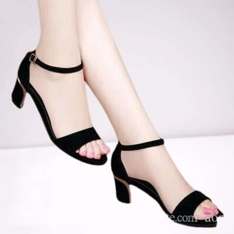 Sepatu high outlet heels wanita