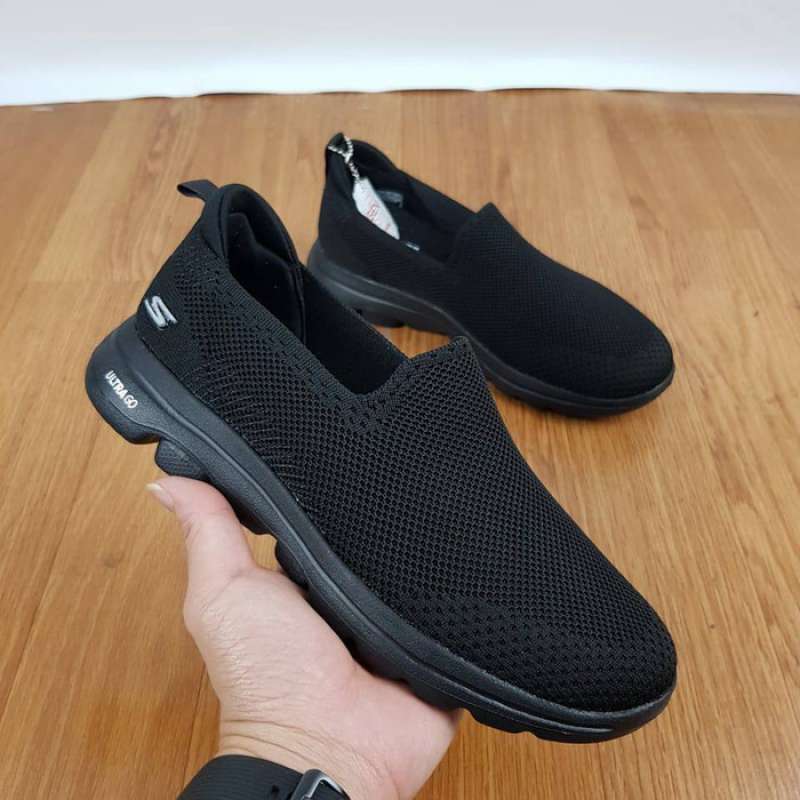 sepatu skechers