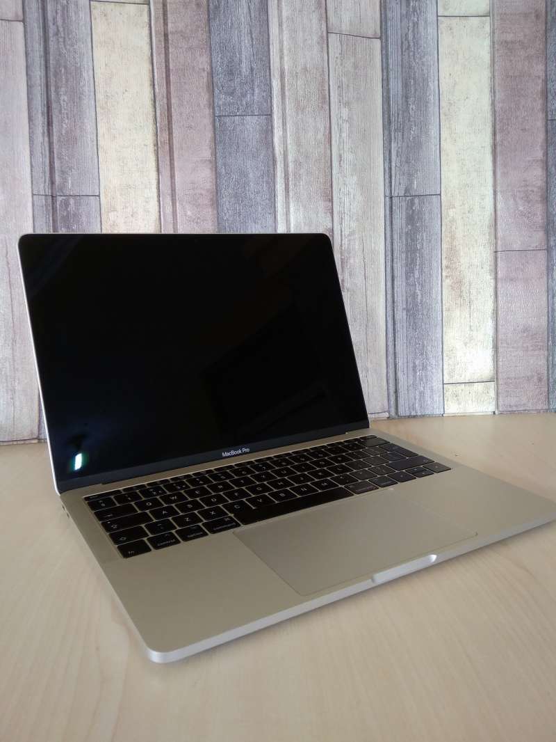 harga macbook pro 2017