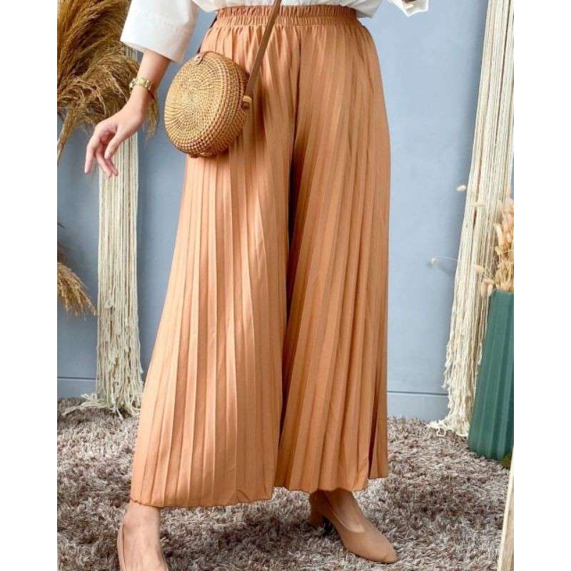 Yalangoch bodibilding onlayn Veb-kameralarda yaqindan korilgan mushuklar