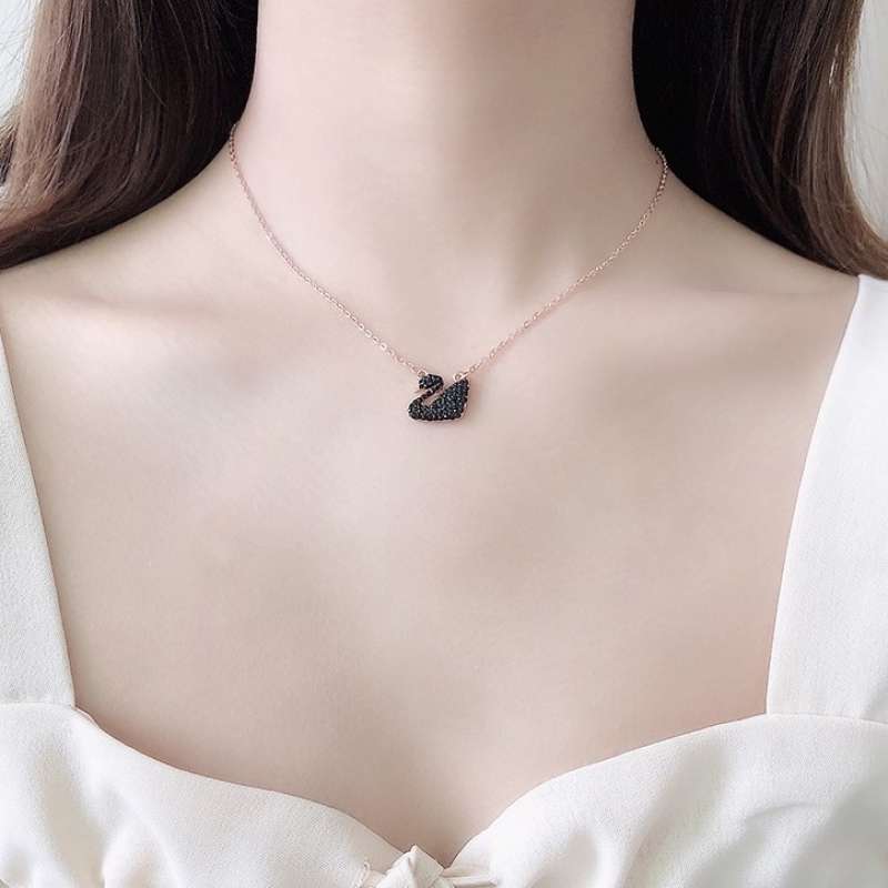 Harga hotsell swarovski necklace