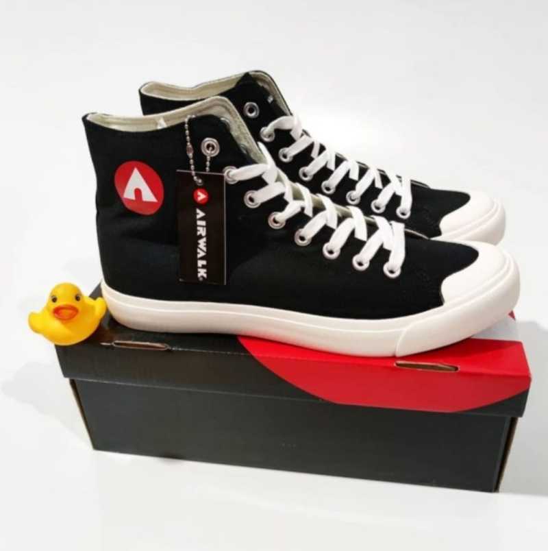 Airwalk canvas top